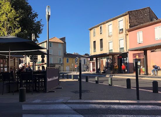 france/nimes/attraction/place-montcalm