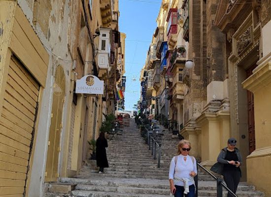 malta/valletta/attraction/ulica-swietej-urszuli-st-ursula-street
