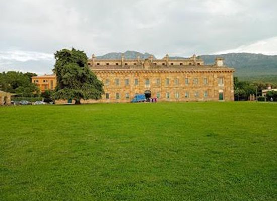 italy/sicily/attraction/royal-palace-of-ficuzza