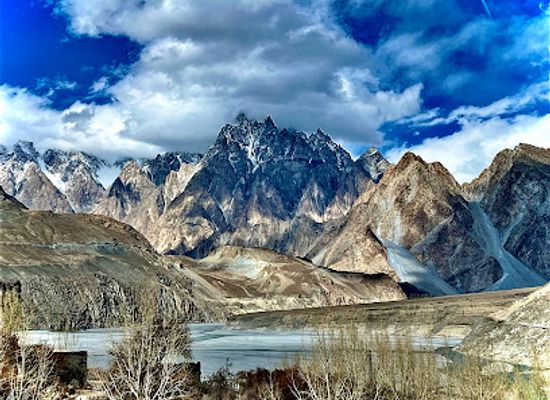 pakistan/northern-areas/attraction/hussaini-suspension-bridge