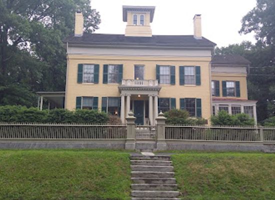 massachusetts/hampshire-county/attraction/emily-dickinson-museum