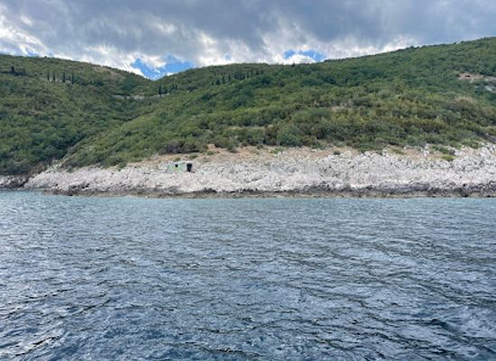 croatia/istria/attraction/the-little-blue-cave