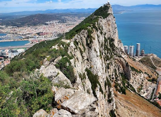 gibraltar/st-michael-s-cave/attraction/gibraltar-viewing-platform