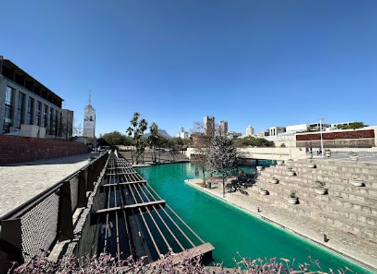 mexico/monterrey/centro/attraction/paseo-santa-lucia