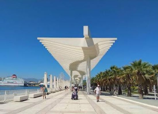 spain/malaga/attraction/palmeral-de-las-sorpresas