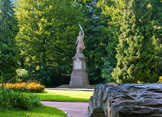ukraine/lviv/stryiskyi-park/attraction/monument-to-jan-kilinski