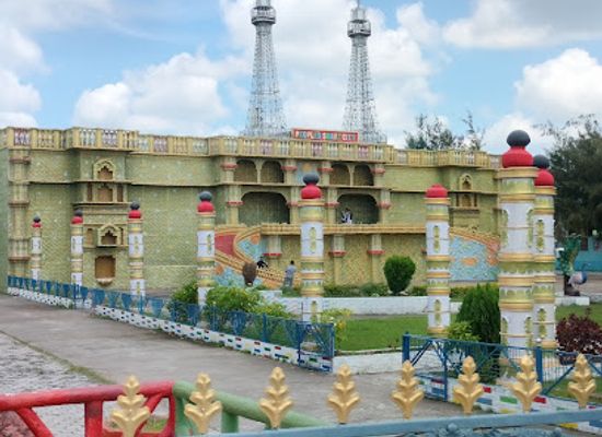 india/bhopal/attraction/people-s-mall-great-wall-of-china