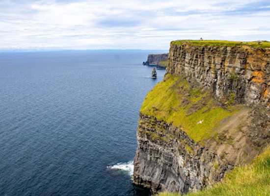 ireland/cliffs-of-moher/attraction/cliffs-of-moher-walking-tours