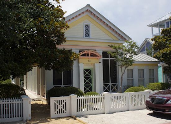 florida/grayton-beach/attraction/truman-show-house