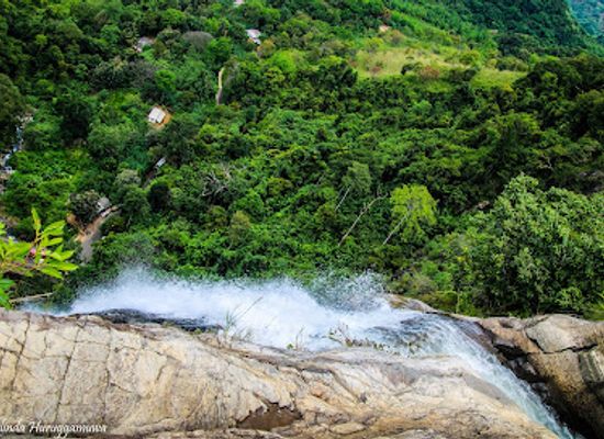sri-lanka/moneragala-district/attraction/upper-diyaluma-waterfall