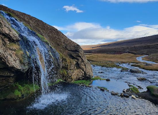 iceland/hengifoss-waterfall/attraction/laugarvellir-hot-natural-pot