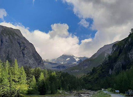 austria/grossglockner-high-alpine-road/attraction/naturschutzgebiet-tauernregion-service-stadion