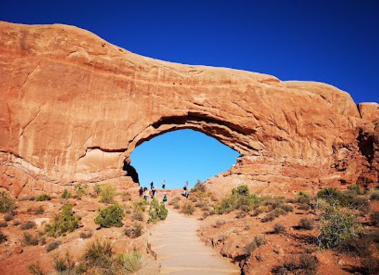 utah/arches-national-park/attraction/north-window-arch