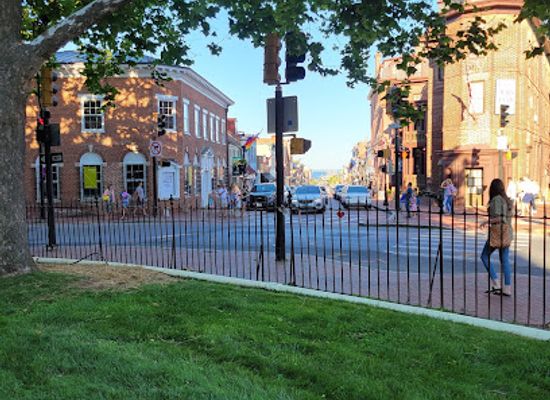 maryland/chesapeake-bay-area/attraction/the-original-local-annapolis-ghost-tours-crawls