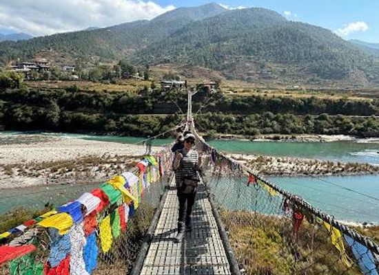 bhutan/paro/attraction/suspension-bridge-punakha