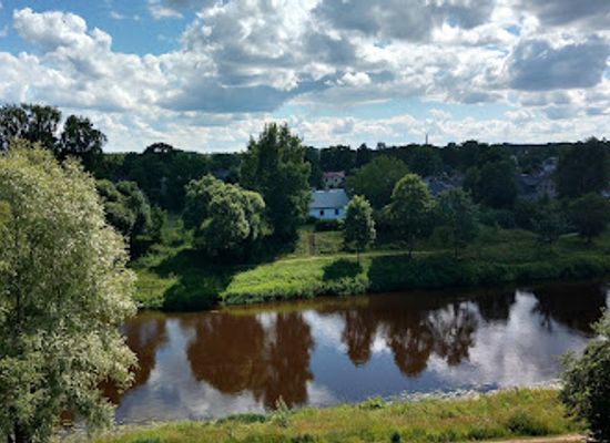 latvia/gauja-river/attraction/ruins-of-the-livonian-order-castle