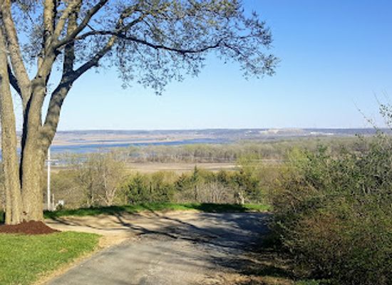 nebraska/missouri-river-valley/attraction/neale-woods-nature-reserve
