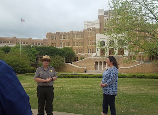 arkansas/central-arkansas/attraction/little-rock-central-high-school-national-historic-site