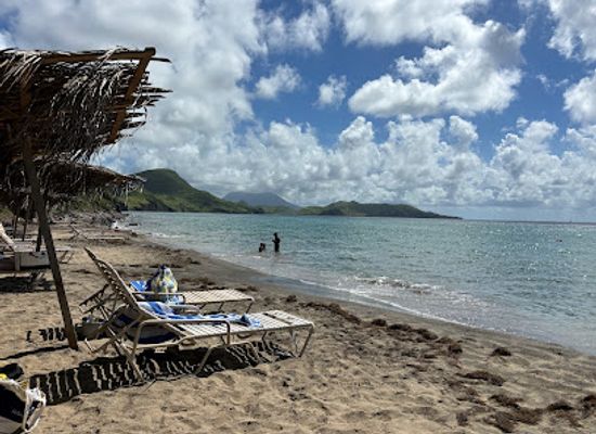 saint-kitts-and-nevis/black-rocks/attraction/shipwreck-beach-bar
