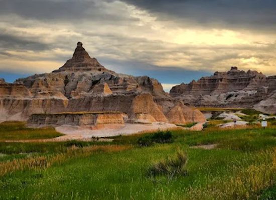 south-dakota/badlands/attraction/door-trailhead