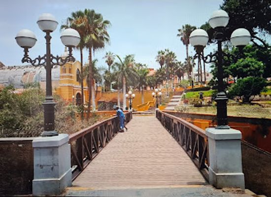 peru/lima/barranco/attraction/bridge-of-sighs