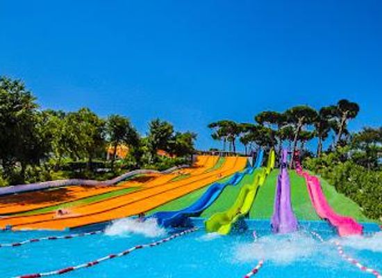 spain/barcelona/attraction/illa-fantasia