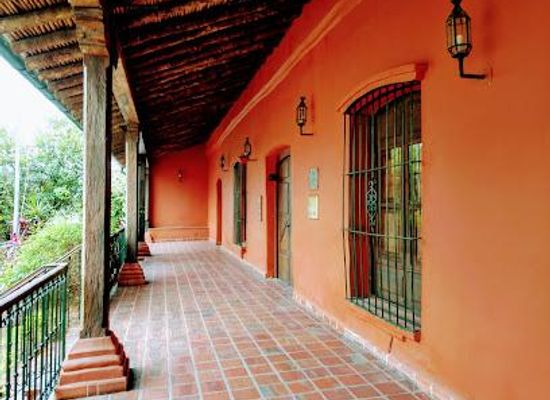 paraguay/aregua/attraction/centro-cultural-manzana-de-la-rivera