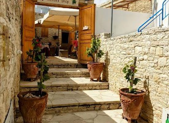 cyprus/troodos/attraction/zenon-winery-retail-shop