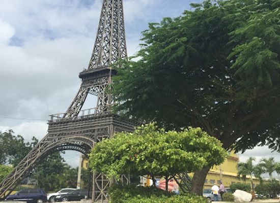 dominican-republic/cordillera-central/attraction/plaza-de-la-bandera-republica-dominicana