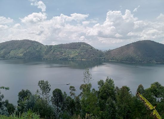 rwanda/gitarama/attraction/lake-burera-boat-point
