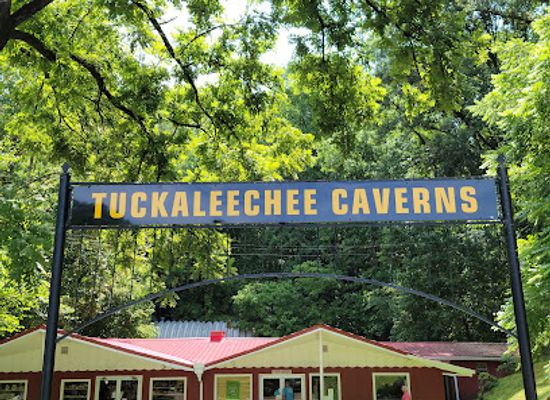 tennessee/east-tennessee/attraction/tuckaleechee-caverns