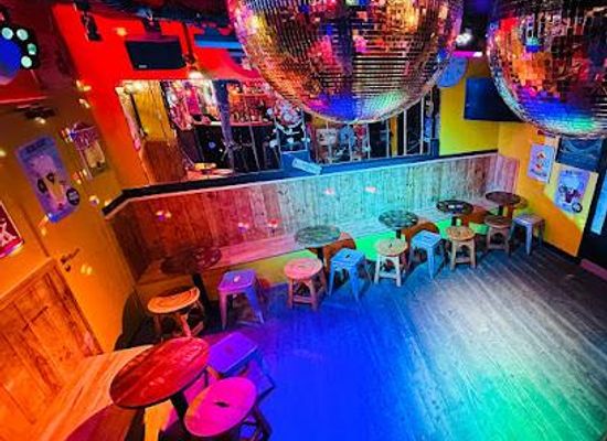 france/ile-de-france/attraction/hide-pub-club-in-paris