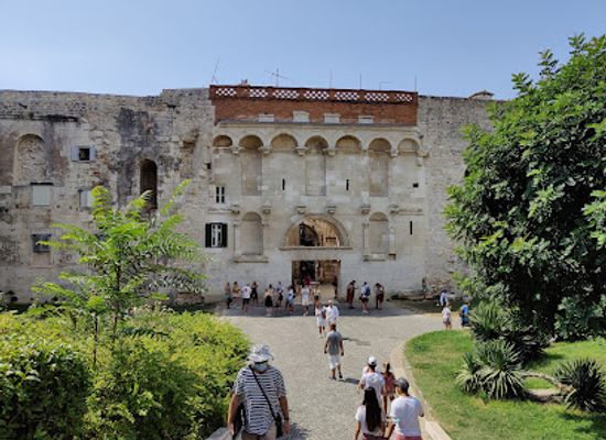 croatia/split/old-town/attraction/golden-gate