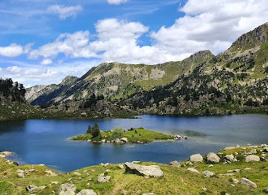 spain/aiguestortes-i-estany-de-sant-maurici-national-park/attraction/circ-de-colomers