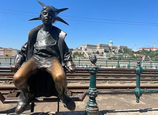 hungary/budapest/attraction/little-princess-statue