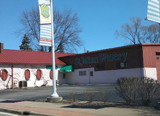 michigan/frankenmuth/attraction/st-julian-winery-distillery-tasting-room