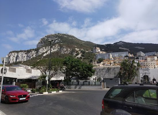 gibraltar/gibraltar-harbour/attraction/statue-of-admiral-sir-george-rooke