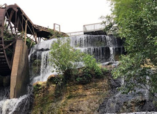 mississippi/the-river-region/attraction/dunn-s-falls-park