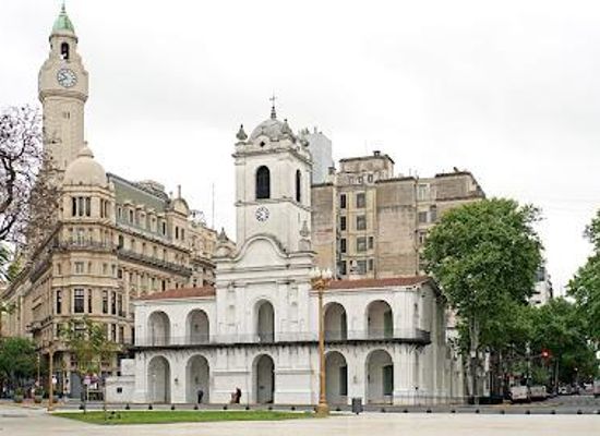 argentina/buenos-aires/attraction/museo-nacional-del-cabildo-de-buenos-aires-y-de-la-revolucion-de-mayo