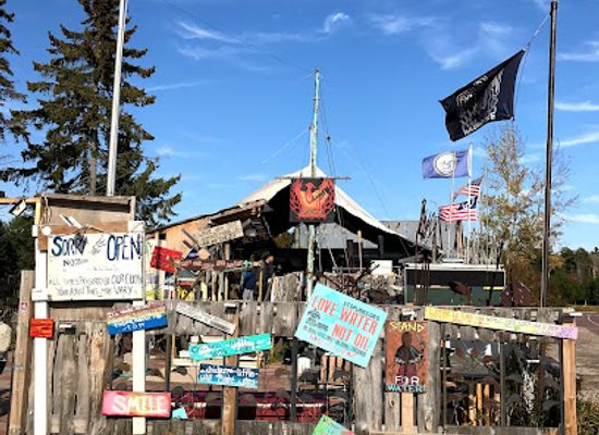wisconsin/madeline-island/attraction/tom-s-burned-down-cafe