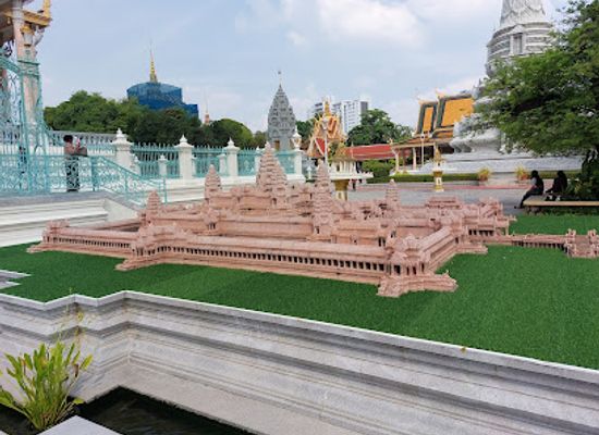 cambodia/phnom-penh/attraction/model-of-angkor-wat