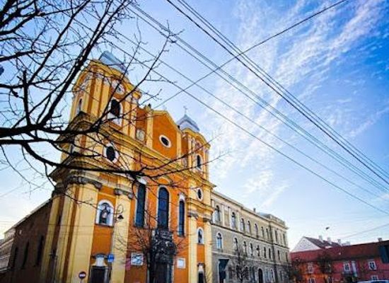 romania/cluj-napoca/attraction/biserica-romano-catolica-sfanta-treime-cluj-napoca-piarista