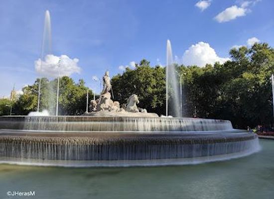 spain/madrid/landmark/fountain-of-neptune