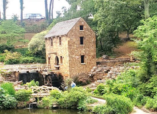 arkansas/arkansas-river-valley/attraction/the-old-mill