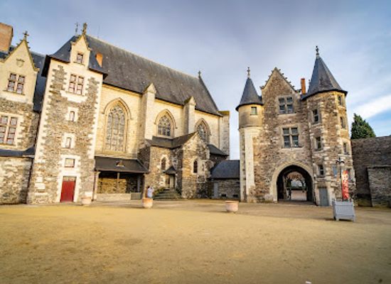 france/pays-de-la-loire/attraction/chateau-d-angers