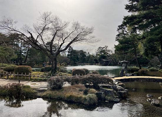 japan/kanazawa/attraction/kenrokuen-garden-katsurazaka-gate
