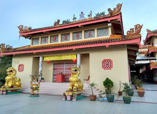 malaysia/east-coast/attraction/sam-poh-temple