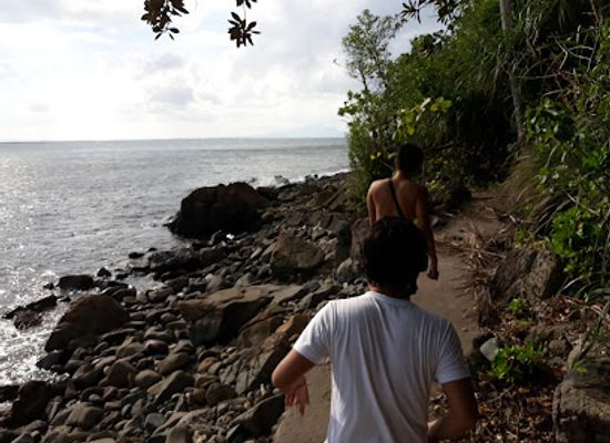 philippines/bicol-region/attraction/canimog-lighthouse