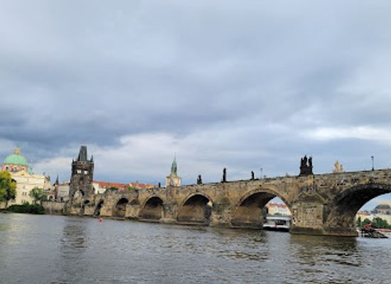 czechia/bohemia/attraction/wine-boat