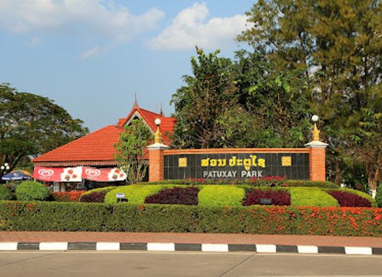 laos/central-laos/attraction/patuxay-park
